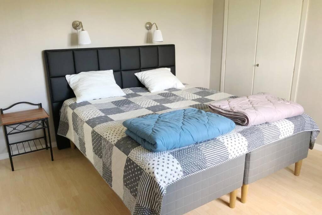 Villa Egen Laegenhet I 2-Familjshus Pa Landet. Tierp Esterno foto
